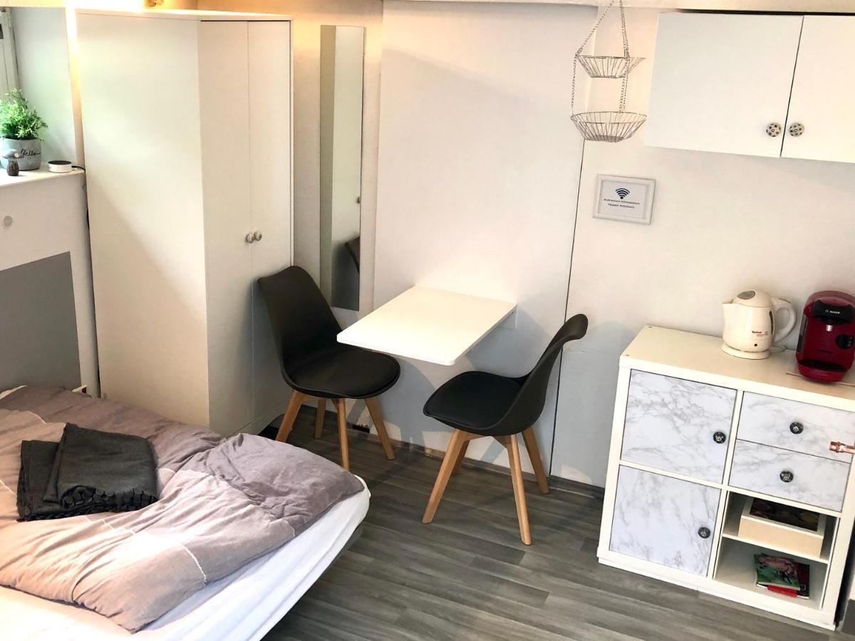 Apartment Modernes Mit Kuechenzeile Und Bad *